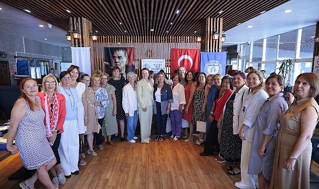 Başkan Mutlu, geleceğin kadın liderleriyle buluştu