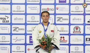 Büyükşehir Belediyesporlu Ecem Baysuğ Avrupa Şampiyonu