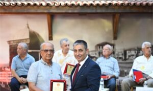 İzmir İtfaiyesi’nin çınarları genç meslektaşları ile buluştu