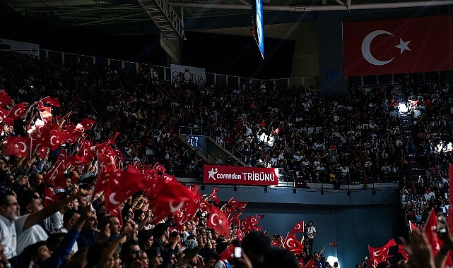 Anadolu Efes – FC Bayern Munich karşılaşması, Corendon Turizm Grubu ev sahipliğinde Antalya’da oynandı