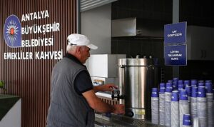 Büyükşehir Belediyesi’nin Emekli Kahveleri büyük ilgi görüyor