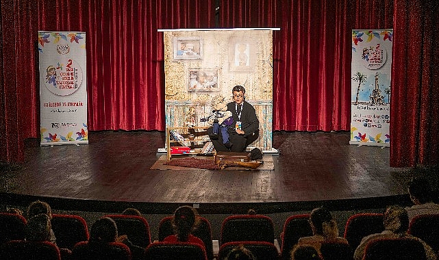 Bornova’da çocuk tiyatrosuna yoğun ilgi