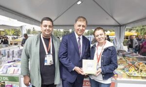 İzmir baharı kitapla karşılıyor