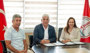 Karşıyaka’da Toplu İş Sözleşmesi’ne imzalar atıldı