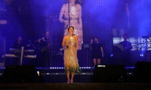 Göksel’den Aliağa’da unutulmaz konser