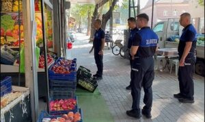 İnegöl Belediyesi Zabıta Ekiplerinden Kaldırım İşgali Ve Çevre Kirliliği Denetimi