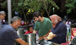 Kartepe’de Yaz Akşamları Açık Hava Sinemasıyla Renkleniyor