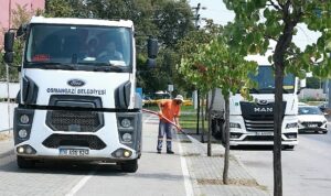 Osmangazi Belediyesi’nden Sıcak Havalarda Yeşil Alanlara Can Suyu 