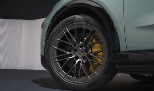 Pirelli P Zero, elektrikli Porsche Cayenne’in rekor seviyedeki hızlanma performansına katkı sağlıyor