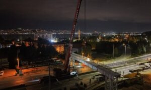80 tonluk tabliye tek hamlede yerine konuldu