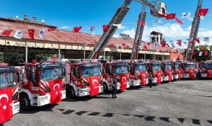Antalya Büyükşehir Belediyesi İtfaiye filosunu güçlendirdi