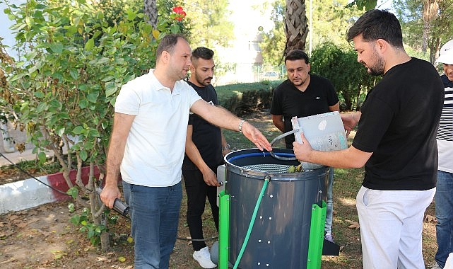 Büyükşehir’den Kemerli üreticilere ceviz soyma makinesi desteği