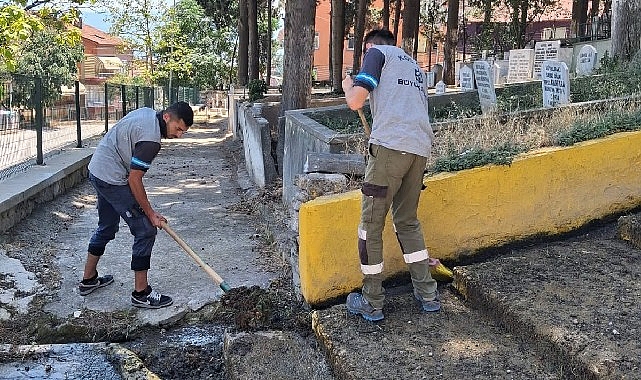 Hatıralara saygı, ziyaretlere huzur