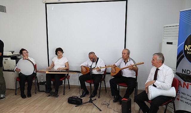 Mavi Ev alzheimer hastalarına ve yakınlarına moral oluyor