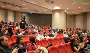Üsküdar Üniversitesi’nde ilk ders bağımlılıkla mücadele oldu!