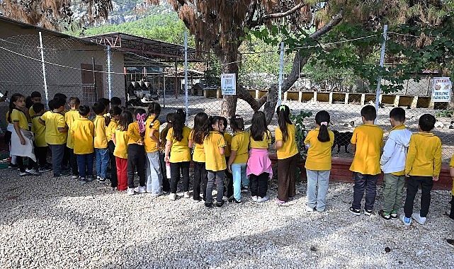 Hayvanları Koruma Günü’nde miniklerden anlamlı ziyaret