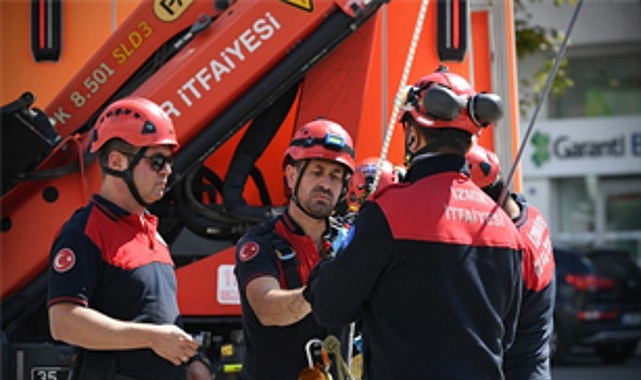 İzmir İtfaiyesi’nden gerçeği aratmayan tatbikat