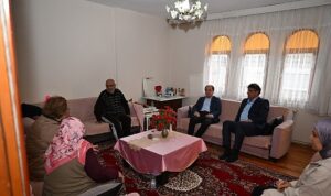Kartepe’de Büyüklere Gönül Ziyareti